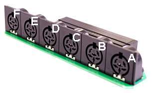 L'adaptateur se branche sur le côté gauche de GTI2, directement sur la carte du connecteur d'extension (à la place de la platine de raccordement)